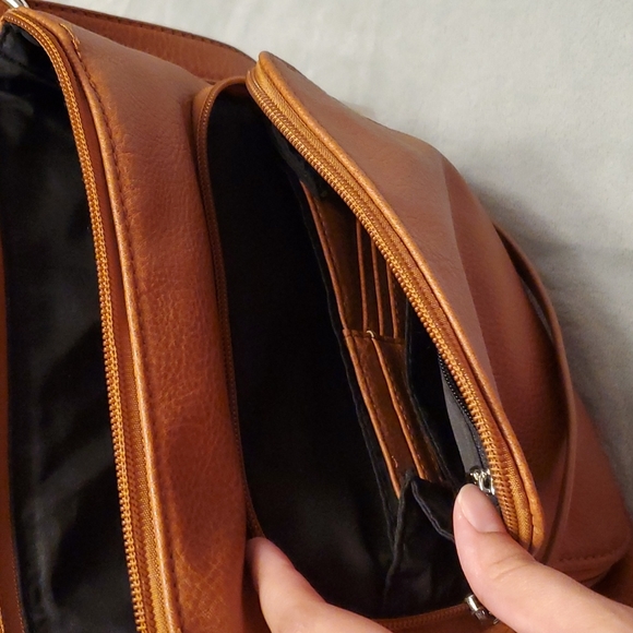 Co-lab Crossbody - Picture 5 of 5